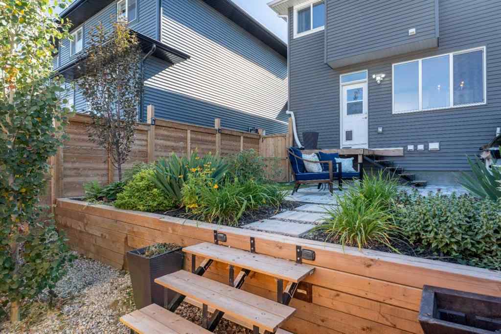 MLS® A2259756 - 332 Lawthorn Way SE in Lanark Airdrie, Residential