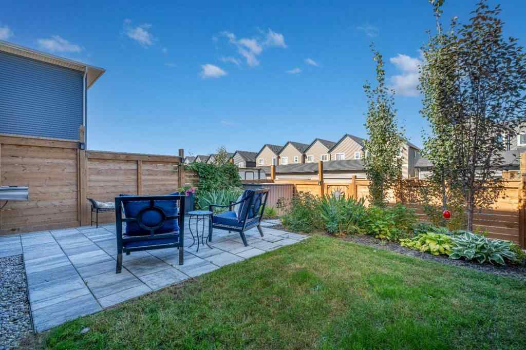 MLS® A2259756 - 332 Lawthorn Way SE in Lanark Airdrie, Residential