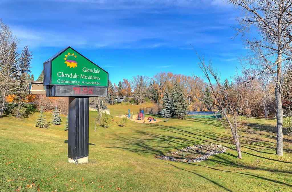 MLS® A2259763 - 2 Granville Crescent SW in Glendale Calgary, Residential