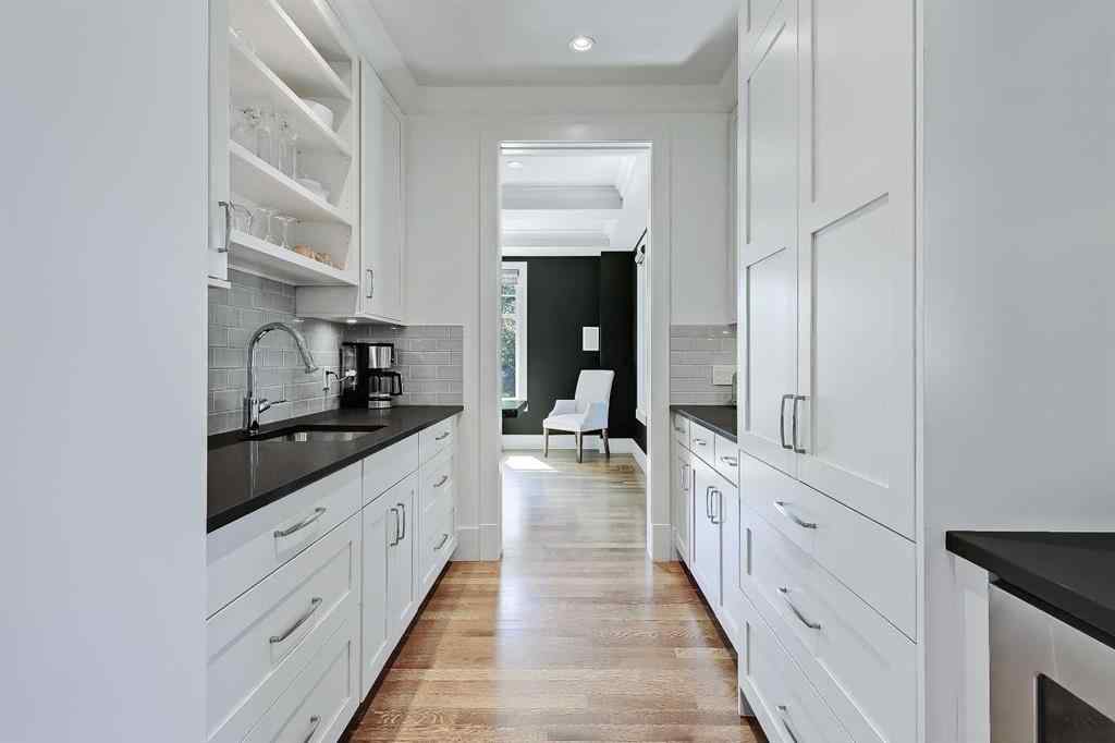 MLS® A2259763 - 2 Granville Crescent SW in Glendale Calgary, Residential