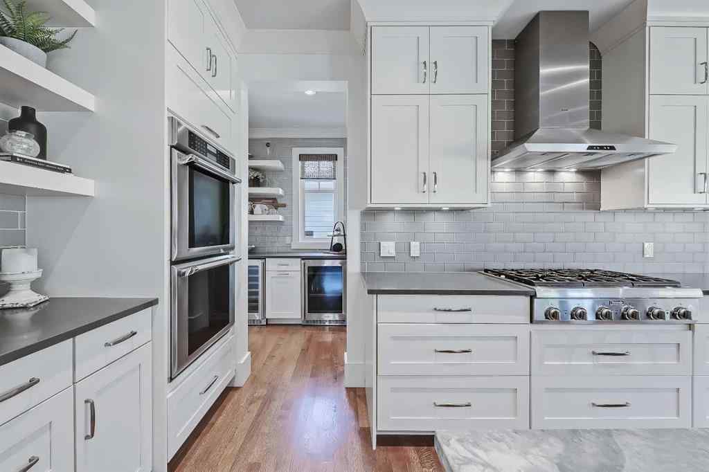 MLS® A2259763 - 2 Granville Crescent SW in Glendale Calgary, Residential