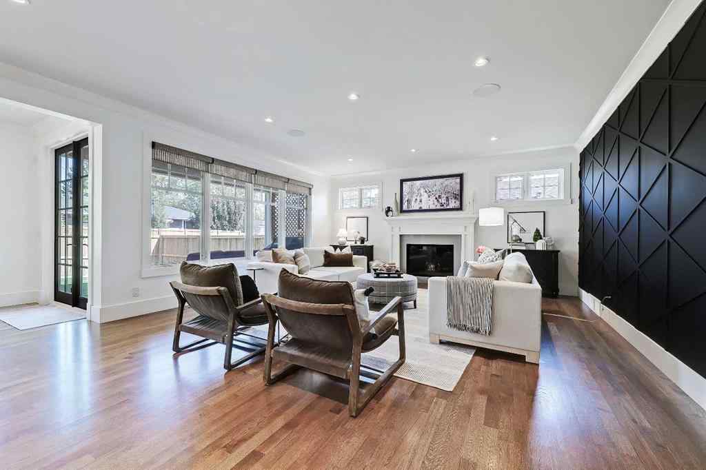 MLS® A2259763 - 2 Granville Crescent SW in Glendale Calgary, Residential