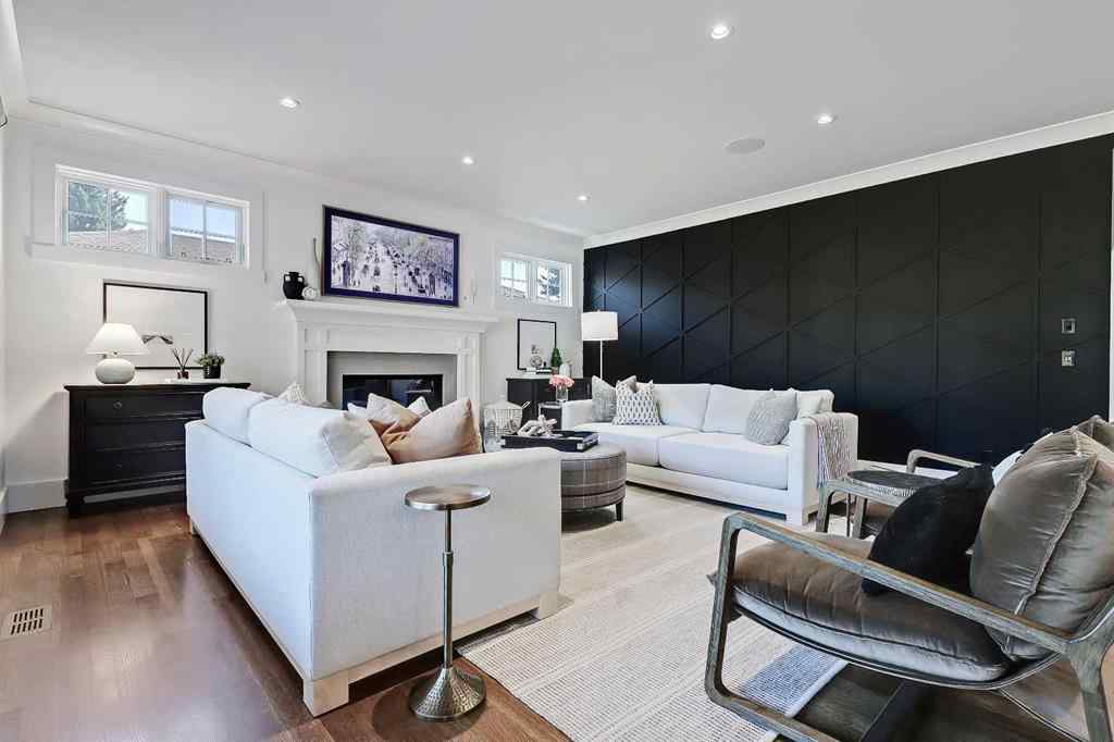 MLS® A2259763 - 2 Granville Crescent SW in Glendale Calgary, Residential