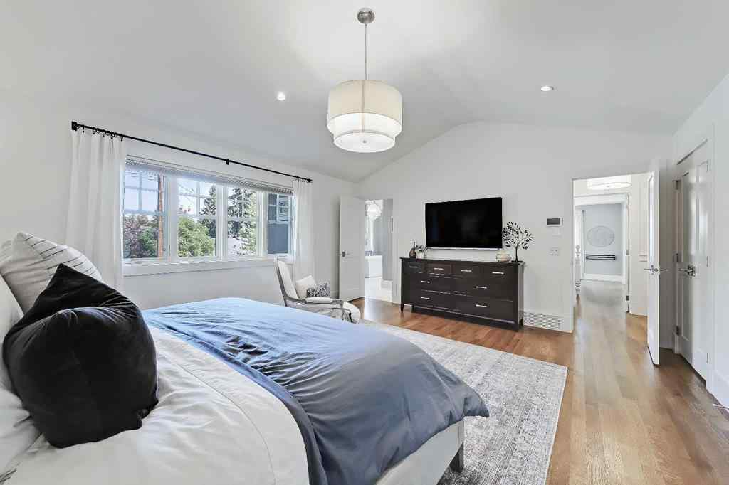 MLS® A2259763 - 2 Granville Crescent SW in Glendale Calgary, Residential