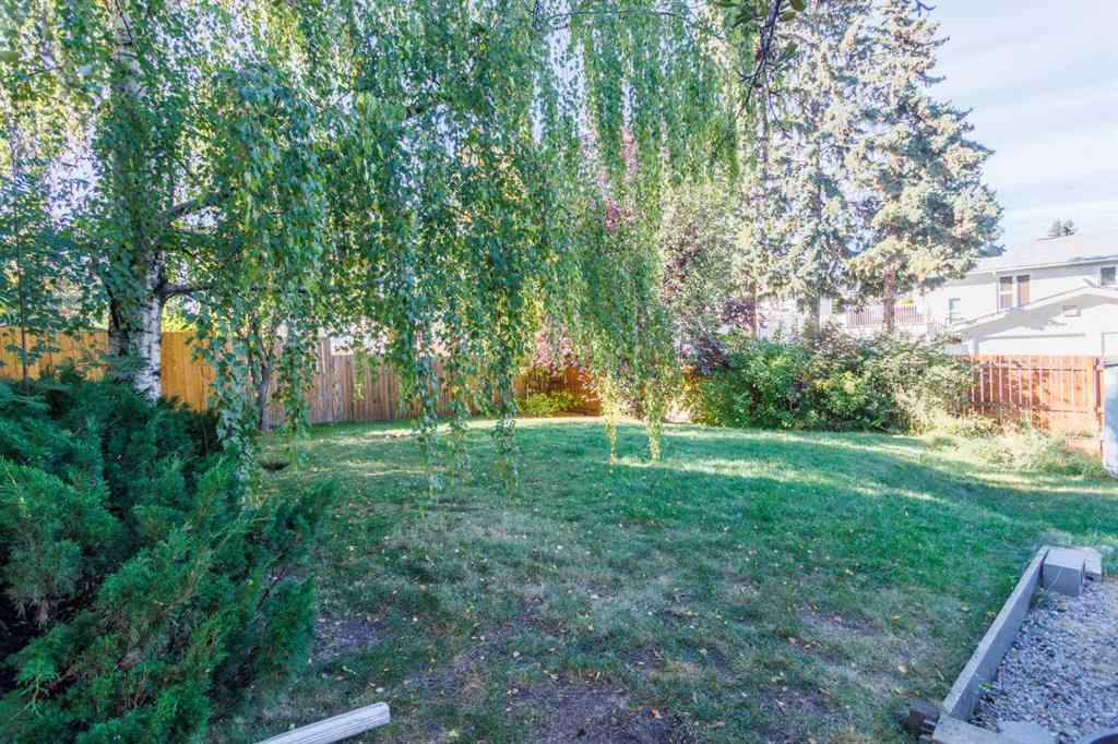 MLS® A2259765 - 83 Brazeau Crescent SW in Braeside Calgary, Residential