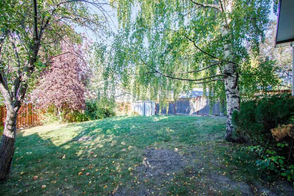 MLS® A2259765 - 83 Brazeau Crescent SW in Braeside Calgary, Residential