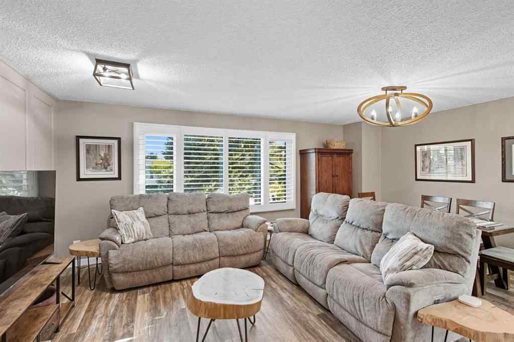 MLS® A2259765 - 83 Brazeau Crescent SW in Braeside Calgary, Residential