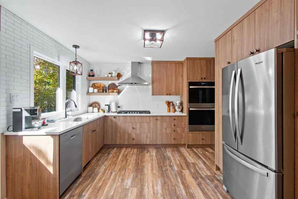 MLS® A2259765 - 83 Brazeau Crescent SW in Braeside Calgary, Residential