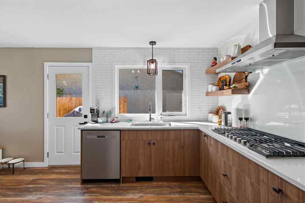 MLS® A2259765 - 83 Brazeau Crescent SW in Braeside Calgary, Residential