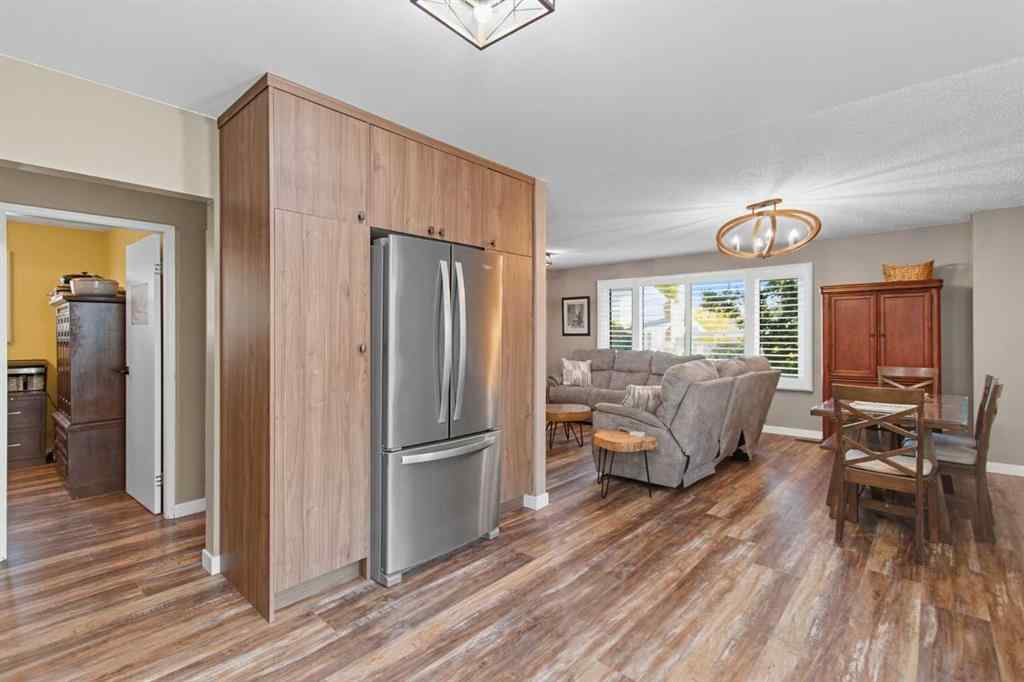 MLS® A2259765 - 83 Brazeau Crescent SW in Braeside Calgary, Residential