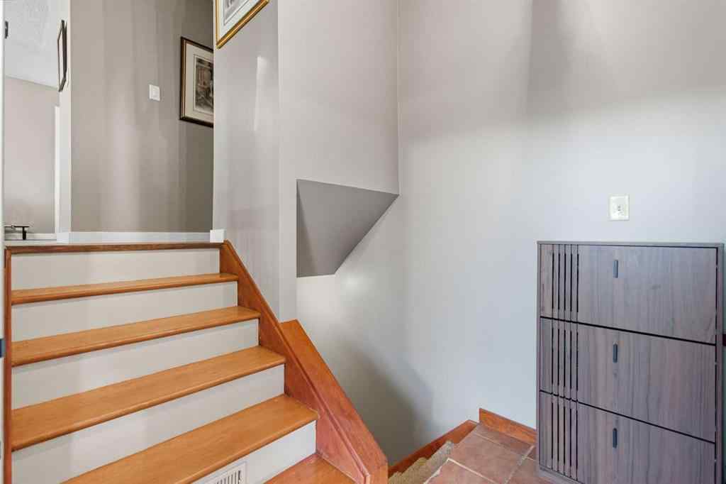 MLS® A2259765 - 83 Brazeau Crescent SW in Braeside Calgary, Residential