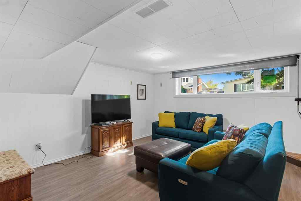 MLS® A2259765 - 83 Brazeau Crescent SW in Braeside Calgary, Residential