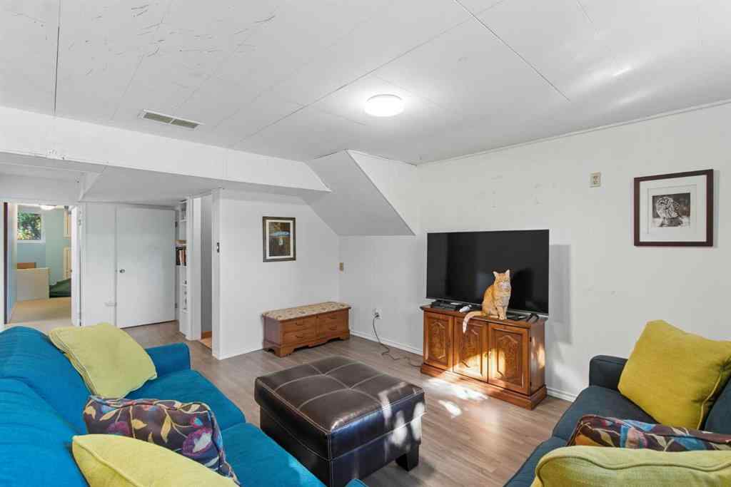 MLS® A2259765 - 83 Brazeau Crescent SW in Braeside Calgary, Residential