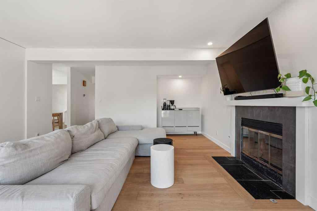 MLS® A2259768 - 4 Coach Ridge Close SW in Coach Hill Calgary, Residential