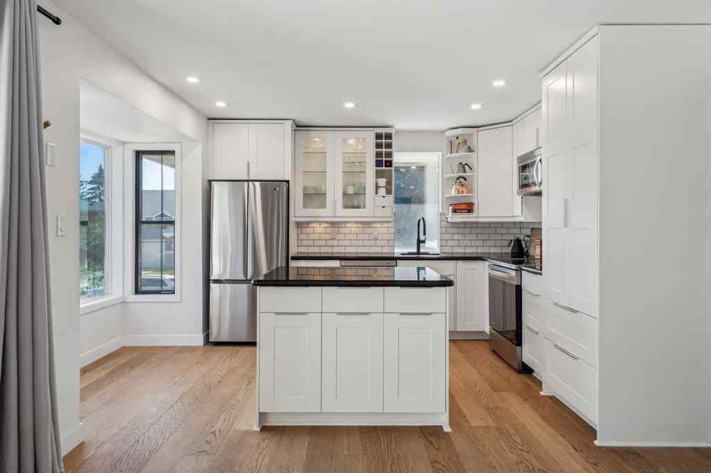 MLS® A2259768 - 4 Coach Ridge Close SW in Coach Hill Calgary, Residential