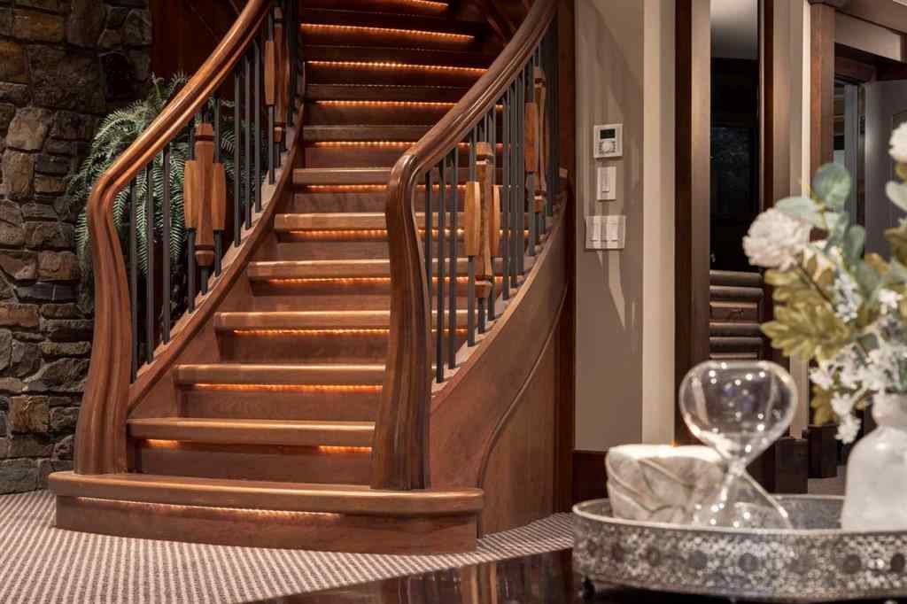 MLS® A2259782 - 4 Aspen Ridge Bay SW in Aspen Woods Calgary, Residential