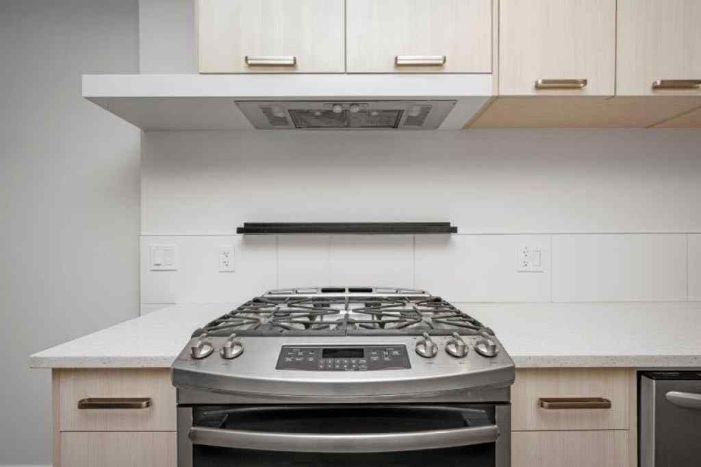 MLS® A2259788 - Unit #101 730 5 Street NE in Renfrew Calgary, Residential