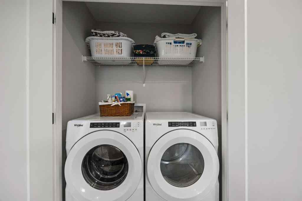 MLS® A2259791 - 3044 85 Street SW in Springbank Hill Calgary, Residential