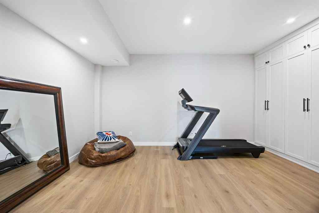 MLS® A2259791 - 3044 85 Street SW in Springbank Hill Calgary, Residential