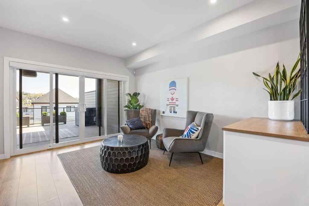 MLS® A2259791 - 3044 85 Street SW in Springbank Hill Calgary, Residential