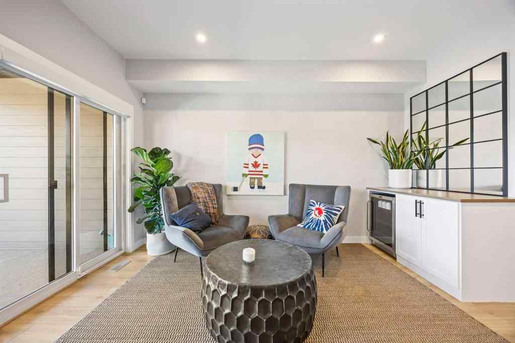 MLS® A2259791 - 3044 85 Street SW in Springbank Hill Calgary, Residential