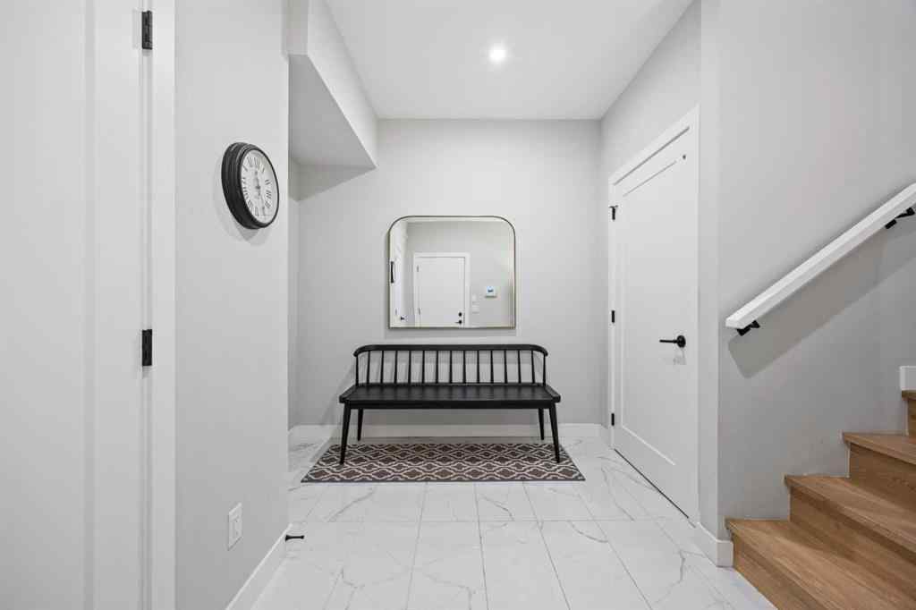 MLS® A2259791 - 3044 85 Street SW in Springbank Hill Calgary, Residential