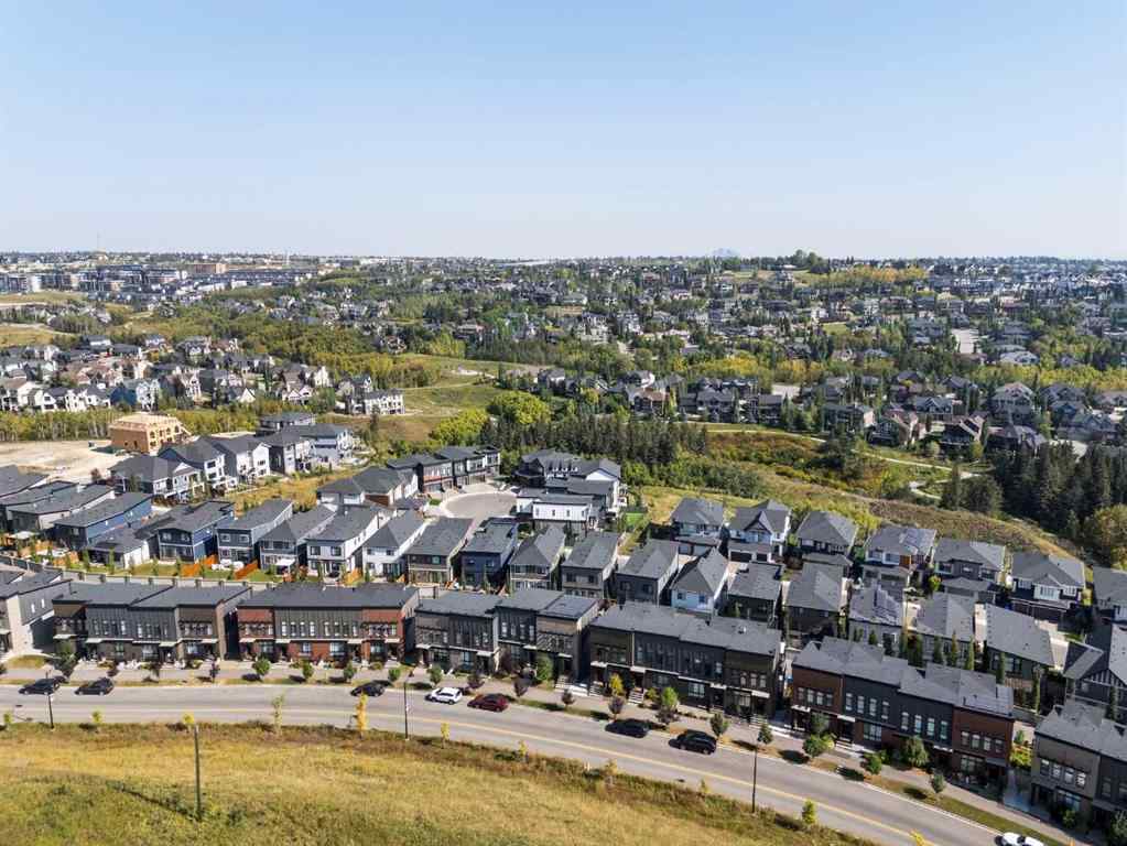 MLS® A2259791 - 3044 85 Street SW in Springbank Hill Calgary, Residential