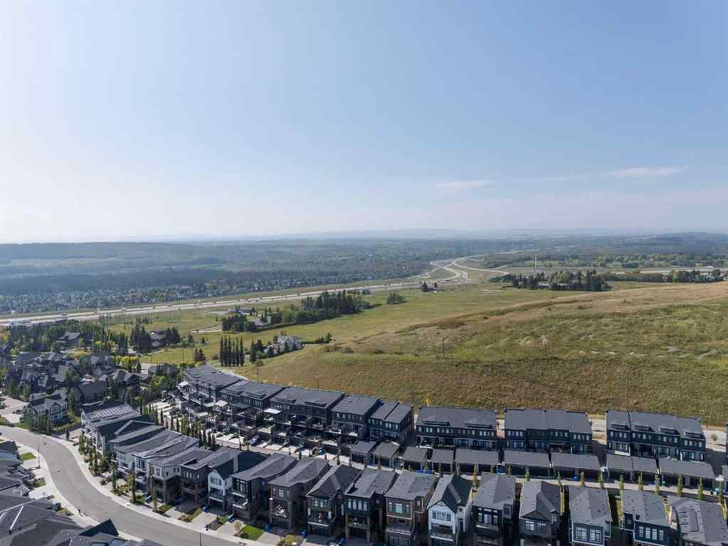 MLS® A2259791 - 3044 85 Street SW in Springbank Hill Calgary, Residential