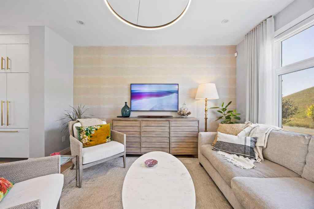 MLS® A2259791 - 3044 85 Street SW in Springbank Hill Calgary, Residential