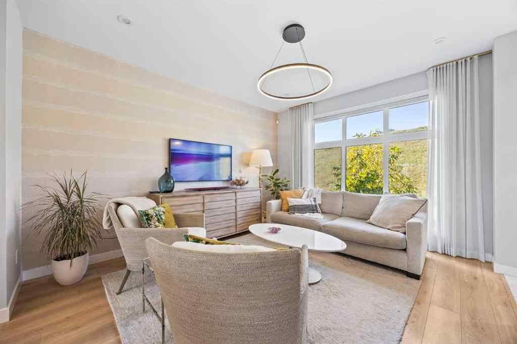 MLS® A2259791 - 3044 85 Street SW in Springbank Hill Calgary, Residential