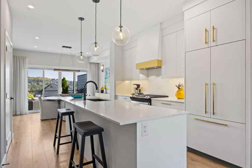 MLS® A2259791 - 3044 85 Street SW in Springbank Hill Calgary, Residential