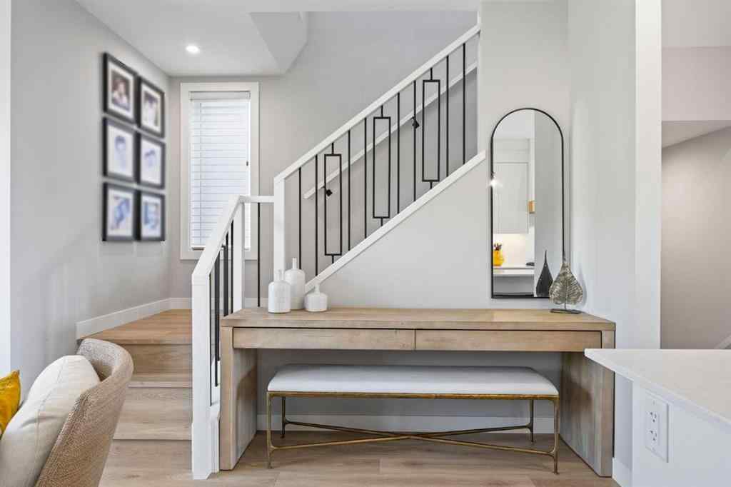 MLS® A2259791 - 3044 85 Street SW in Springbank Hill Calgary, Residential