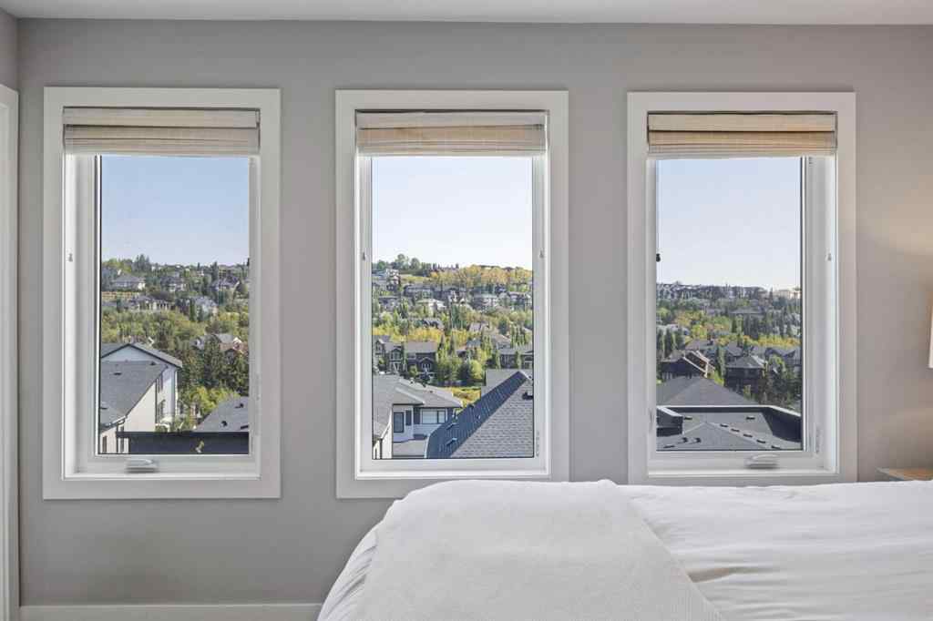 MLS® A2259791 - 3044 85 Street SW in Springbank Hill Calgary, Residential