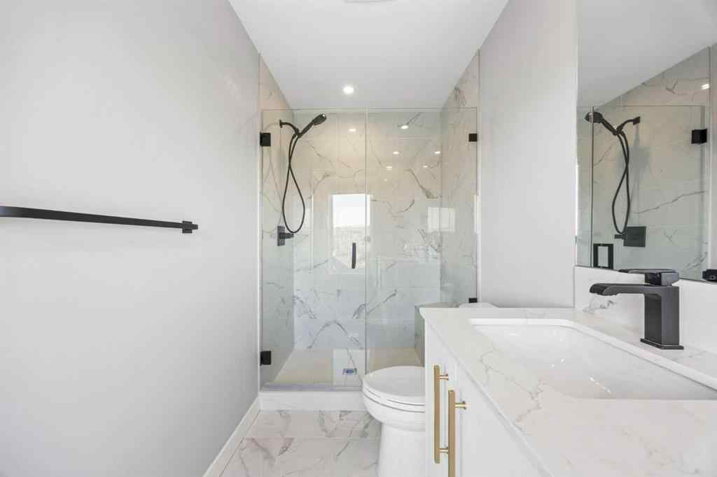 MLS® A2259791 - 3044 85 Street SW in Springbank Hill Calgary, Residential