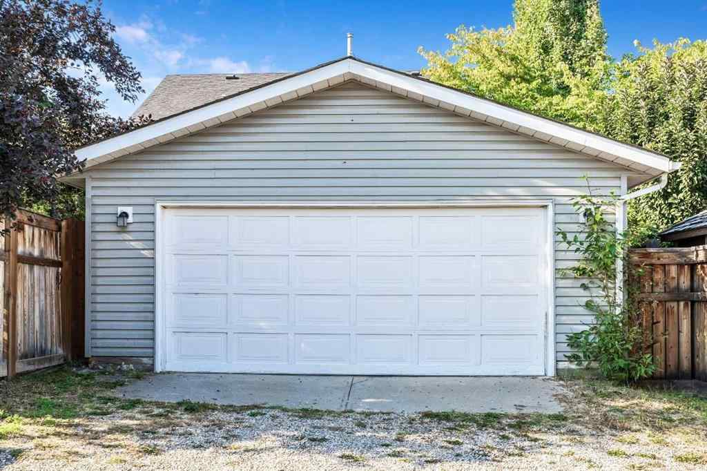 MLS® A2259804 - 135 Westridge Close  in Westridge Okotoks, Residential