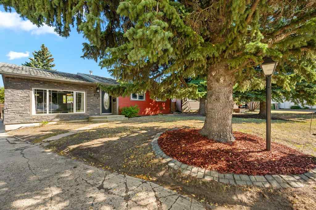 MLS® A2259812 - 3313 53 Avenue  in Steele Heights Lloydminster, Residential