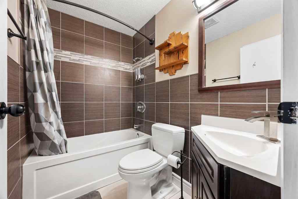 MLS® A2259812 - 3313 53 Avenue  in Steele Heights Lloydminster, Residential