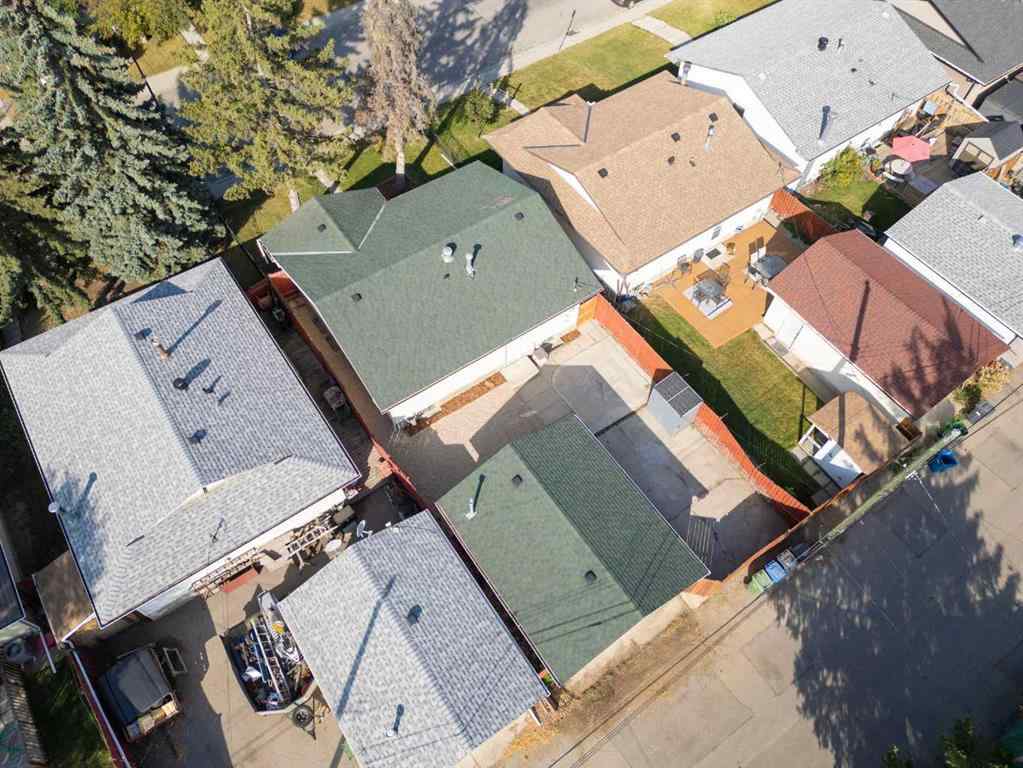 MLS® A2259814 - 192 Dovercliffe Way SE in Dover Calgary, Residential