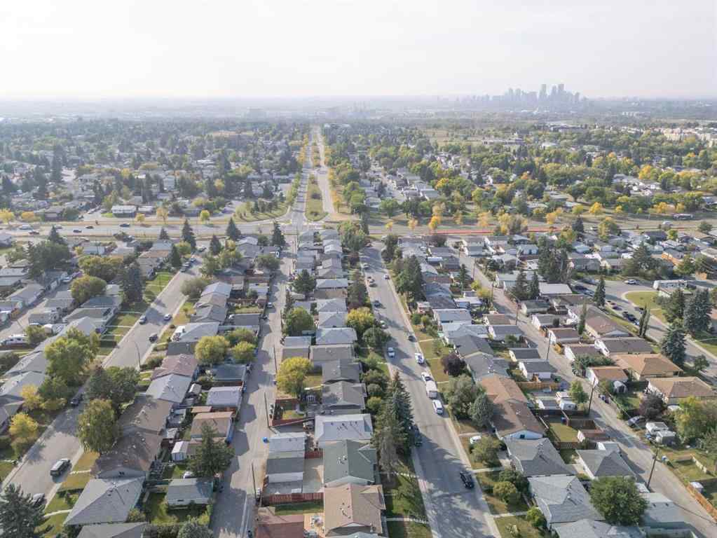 MLS® A2259814 - 192 Dovercliffe Way SE in Dover Calgary, Residential