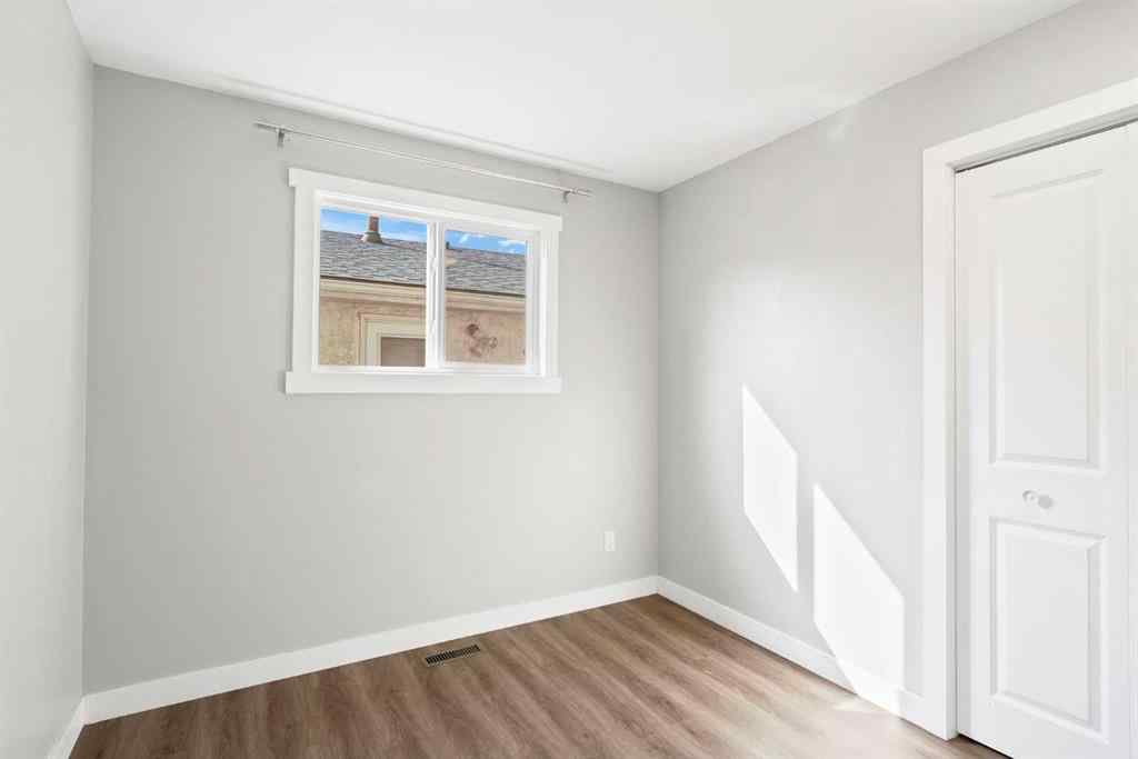 MLS® A2259814 - 192 Dovercliffe Way SE in Dover Calgary, Residential