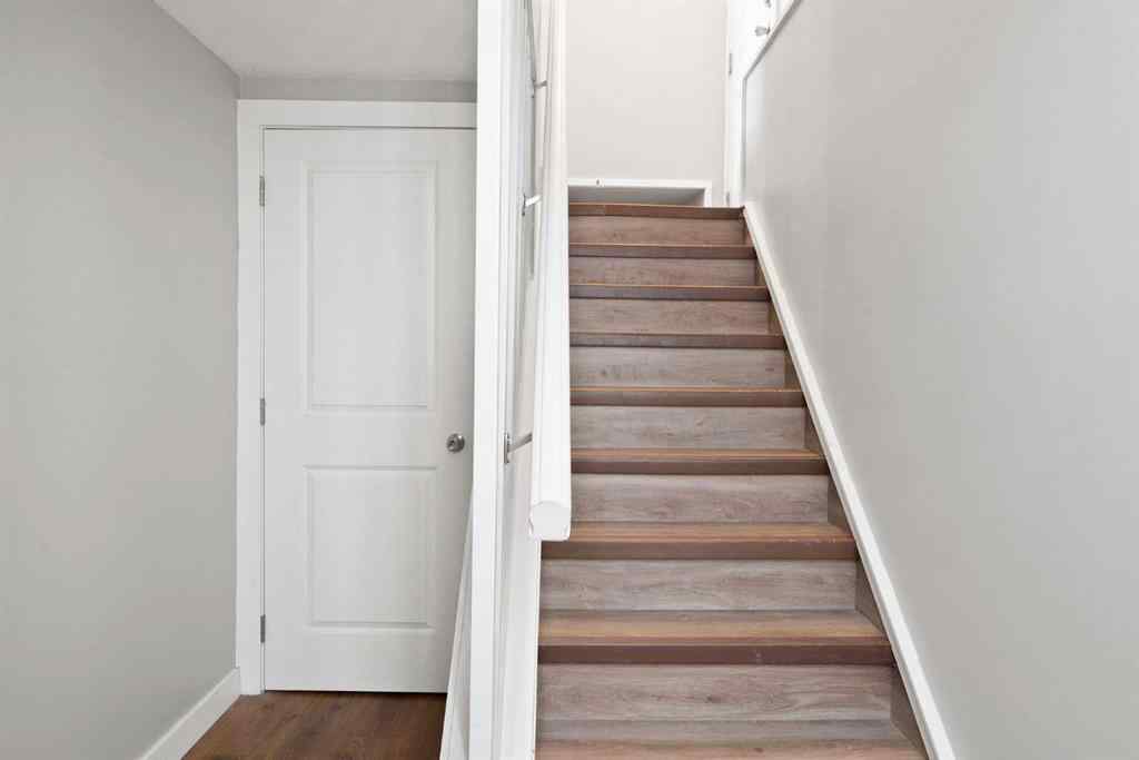 MLS® A2259814 - 192 Dovercliffe Way SE in Dover Calgary, Residential