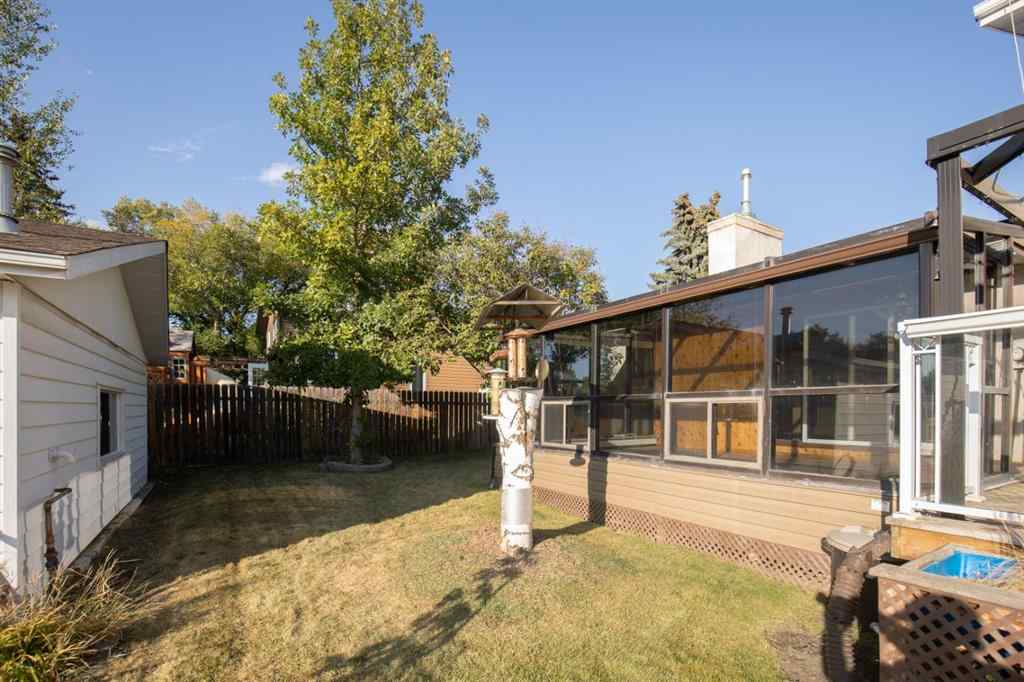 MLS® A2259846 - 29 Allan Close  in Anders Park Red Deer, Residential
