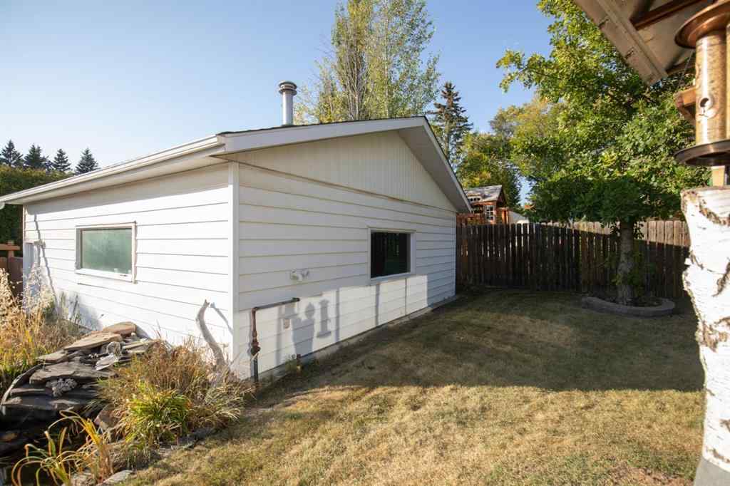 MLS® A2259846 - 29 Allan Close  in Anders Park Red Deer, Residential