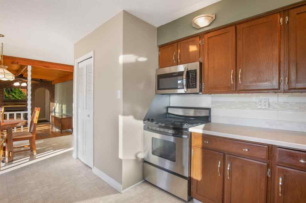 MLS® A2259846 - 29 Allan Close  in Anders Park Red Deer, Residential