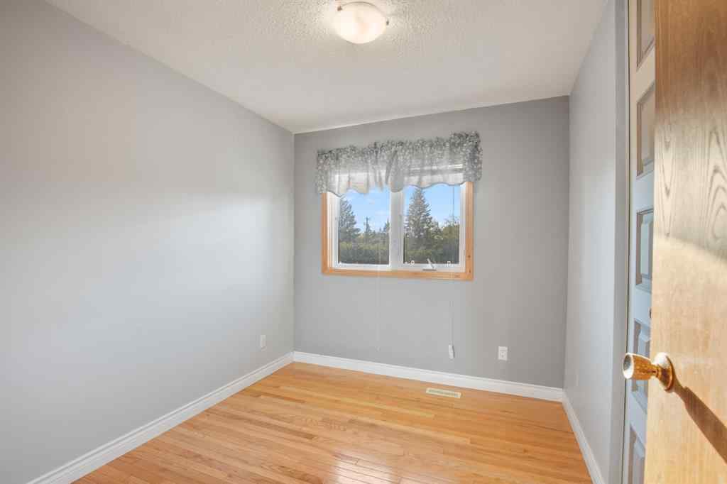 MLS® A2259846 - 29 Allan Close  in Anders Park Red Deer, Residential