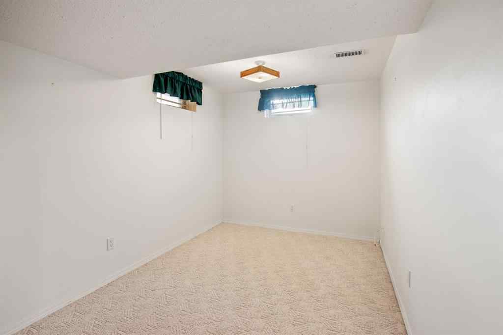 MLS® A2259846 - 29 Allan Close  in Anders Park Red Deer, Residential