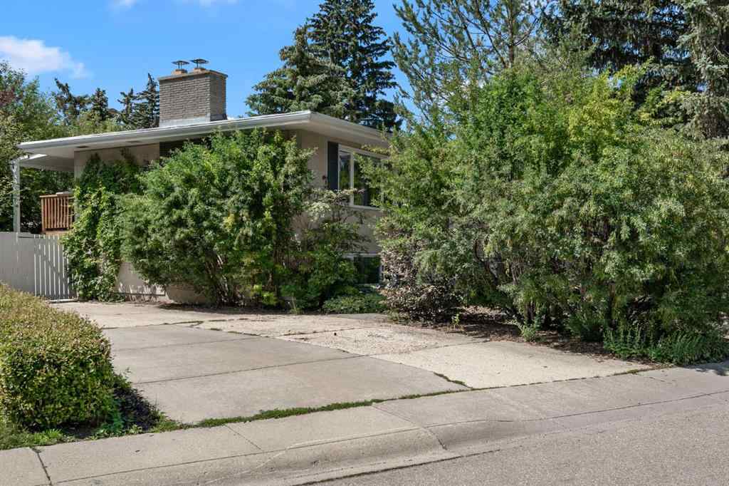 MLS® A2259847 - 3251 Bearspaw Drive NW in Brentwood Calgary, Residential