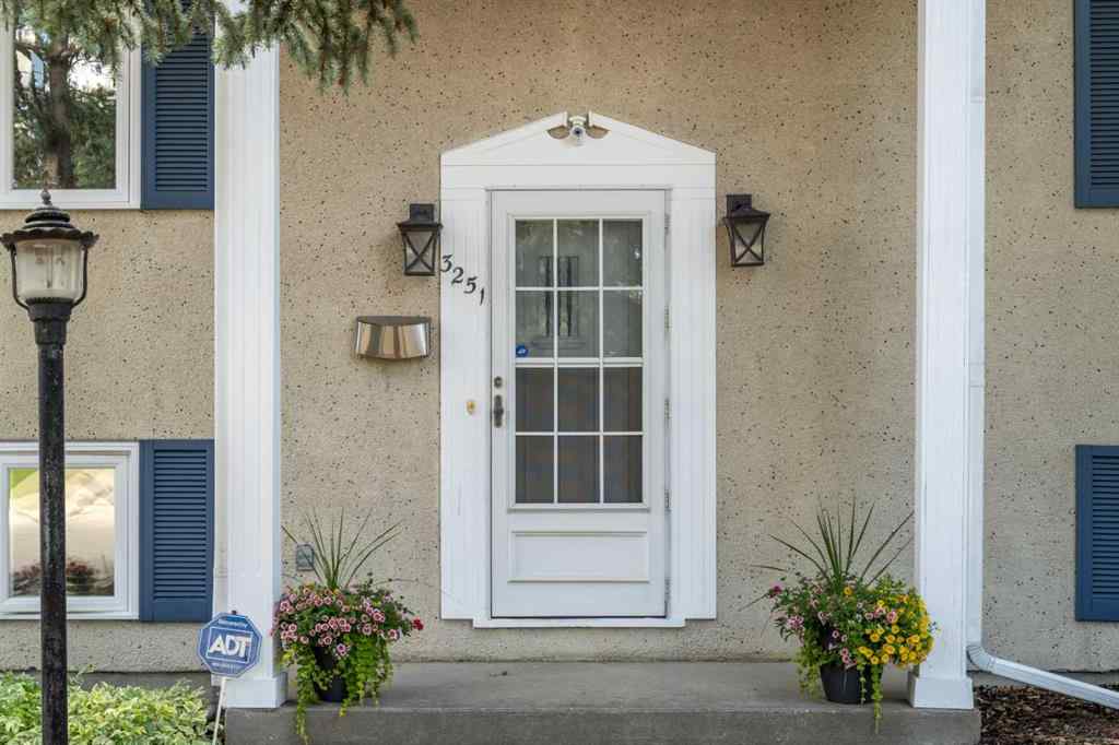 MLS® A2259847 - 3251 Bearspaw Drive NW in Brentwood Calgary, Residential