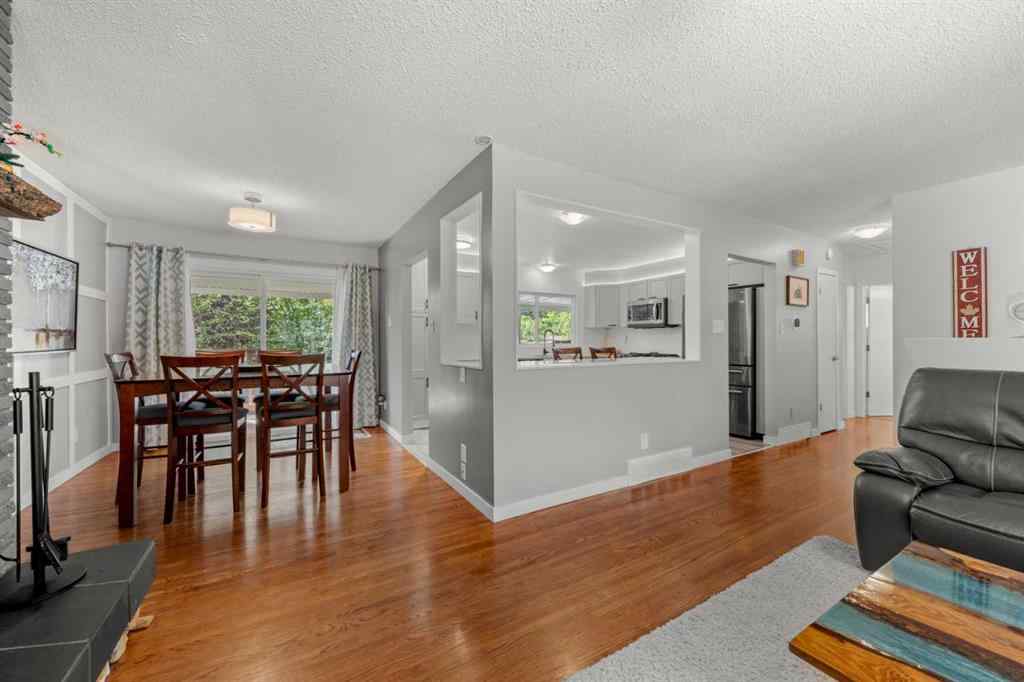 MLS® A2259847 - 3251 Bearspaw Drive NW in Brentwood Calgary, Residential