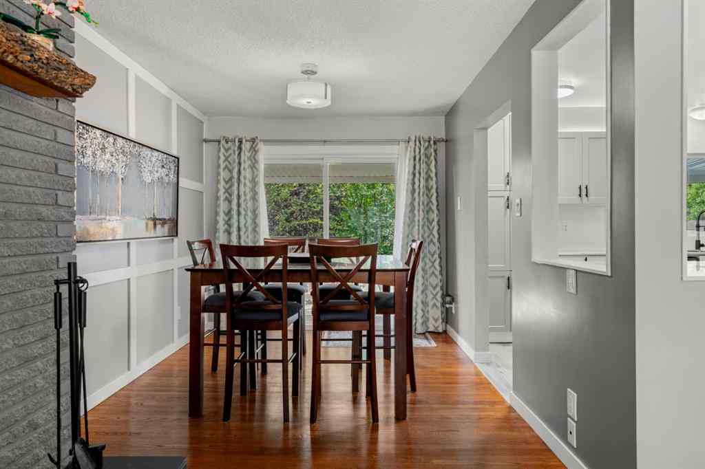 MLS® A2259847 - 3251 Bearspaw Drive NW in Brentwood Calgary, Residential